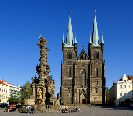 D�stojn� c�rkevn� poh�eb v kostele Chrudim s ulo�en�m do hrobu v Chrudimi. Doprava zesnul�ho z nemocnice Chrudim. cena od 14 350 K� v�. DPH